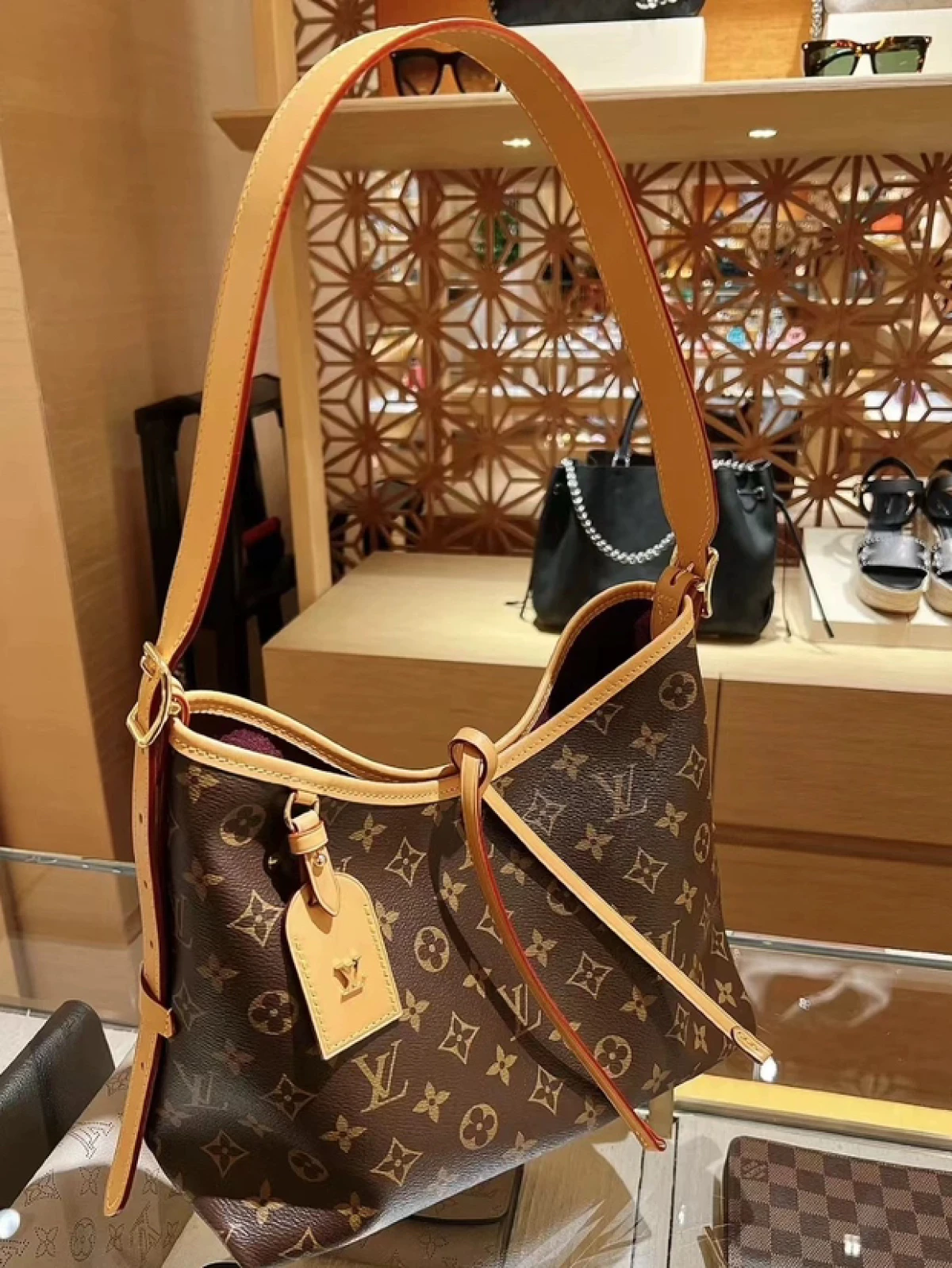 图片[1]-路易威登新款LV carryall小号中号老花单肩腋下托特女包 -穿范儿