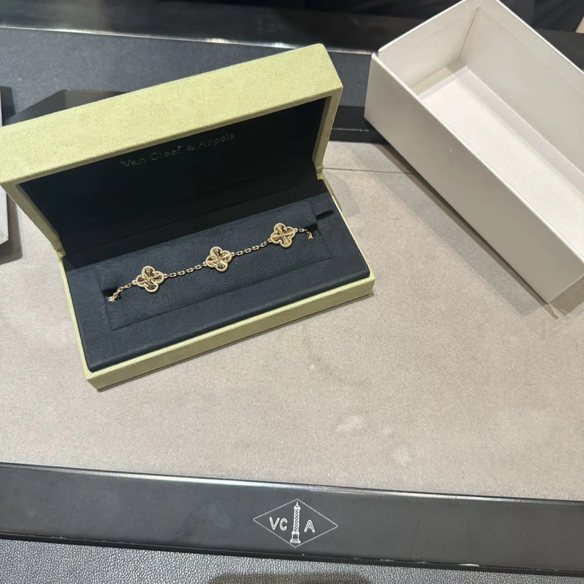 图片[5]-VCA梵克雅宝经典四叶草系列18k黄金白金镭射五花手链正品-穿范儿