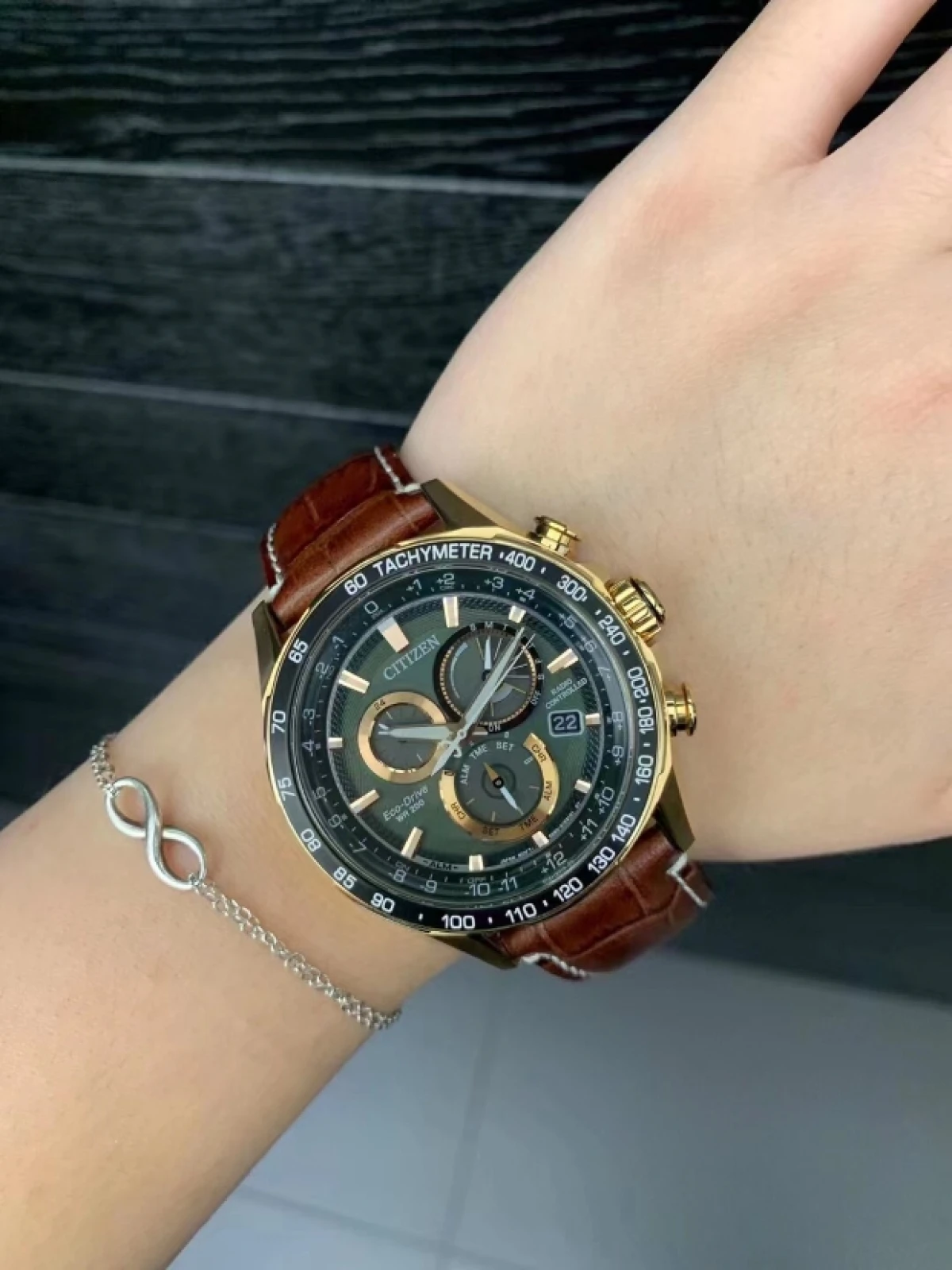 图片[6]-美国直邮 Citizen CB5919-00X西铁城光动能男表无线电控制手表-穿范儿