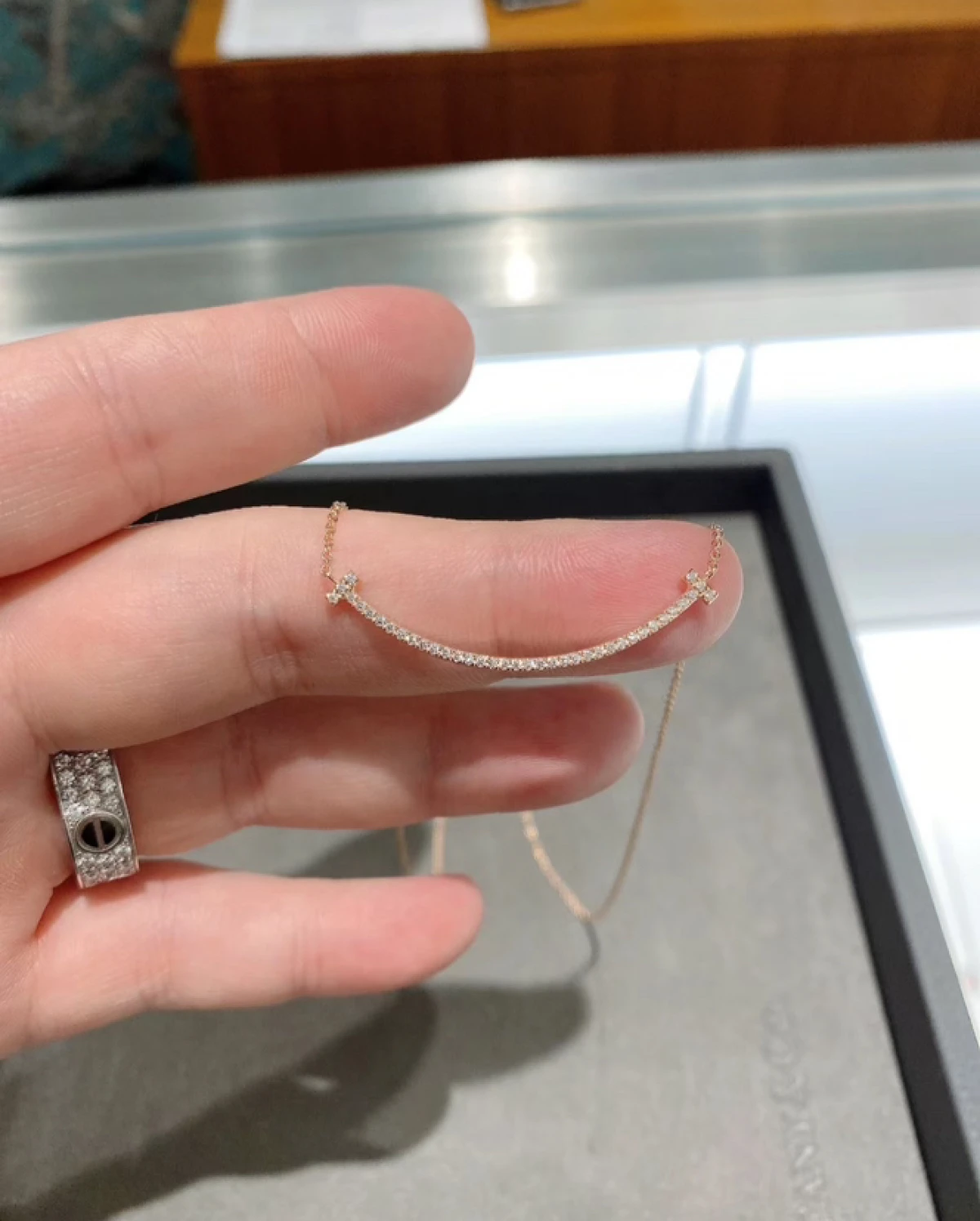 图片[4]-Tiffany 蒂芙尼小号大号笑脸项链玫瑰金黄金锁骨链 全球联保$1130-穿范儿