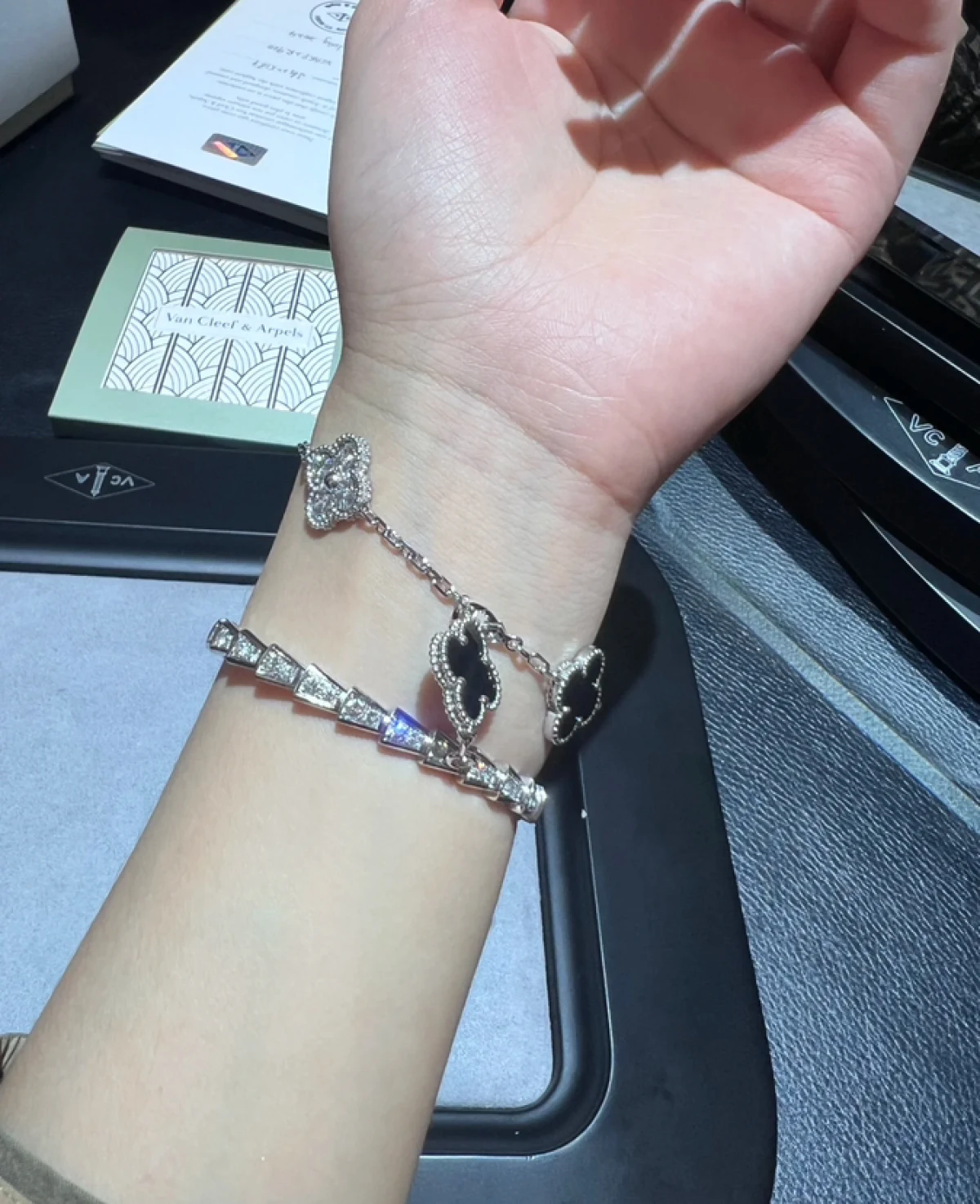 图片[5]-VCA梵克雅宝经典四叶草系列手链白金满钻黑白熊猫五花正品-穿范儿