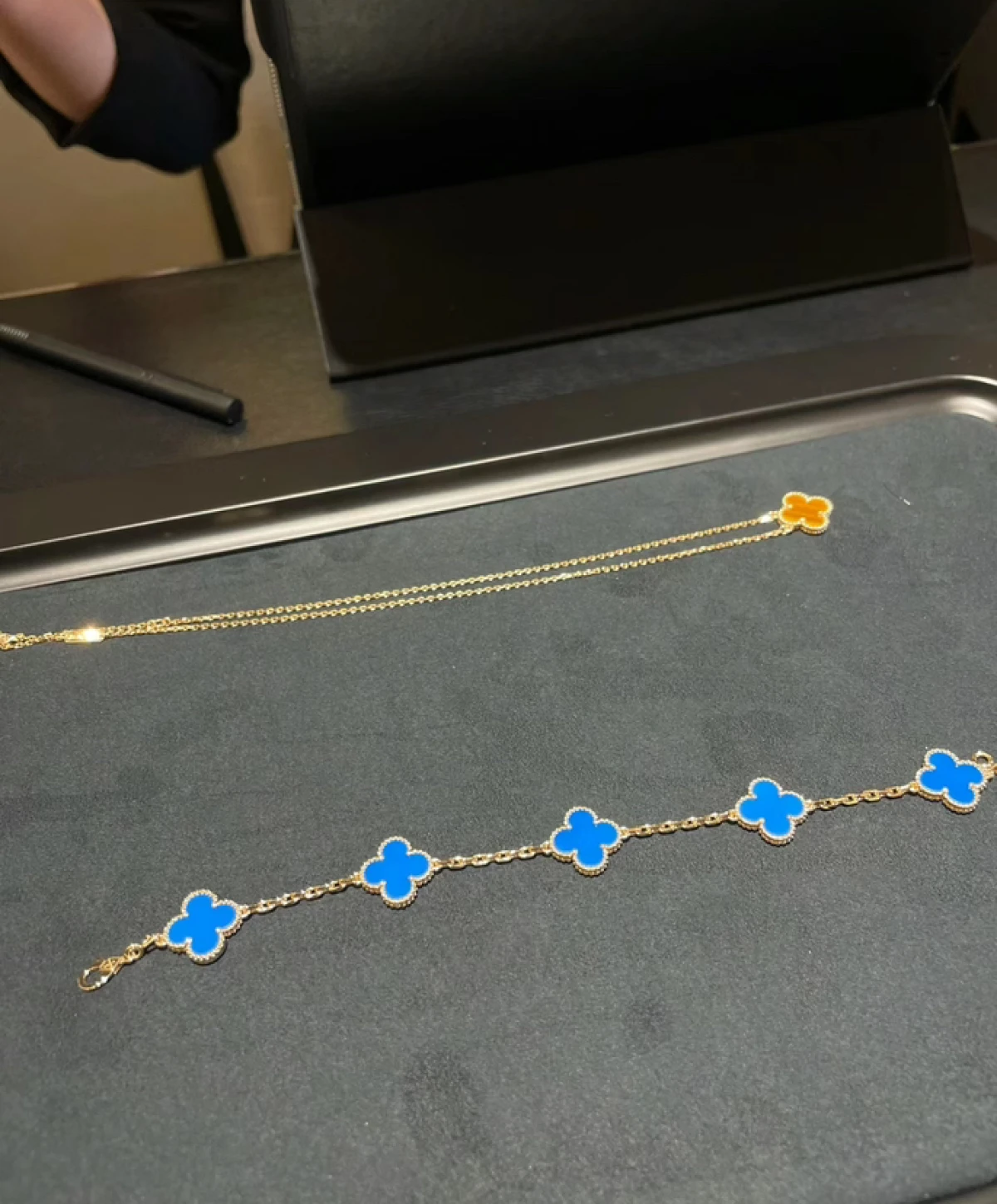 图片[4]-梵克雅宝VCA 蓝五花四叶草18k金手链手镯蓝玛瑙-穿范儿