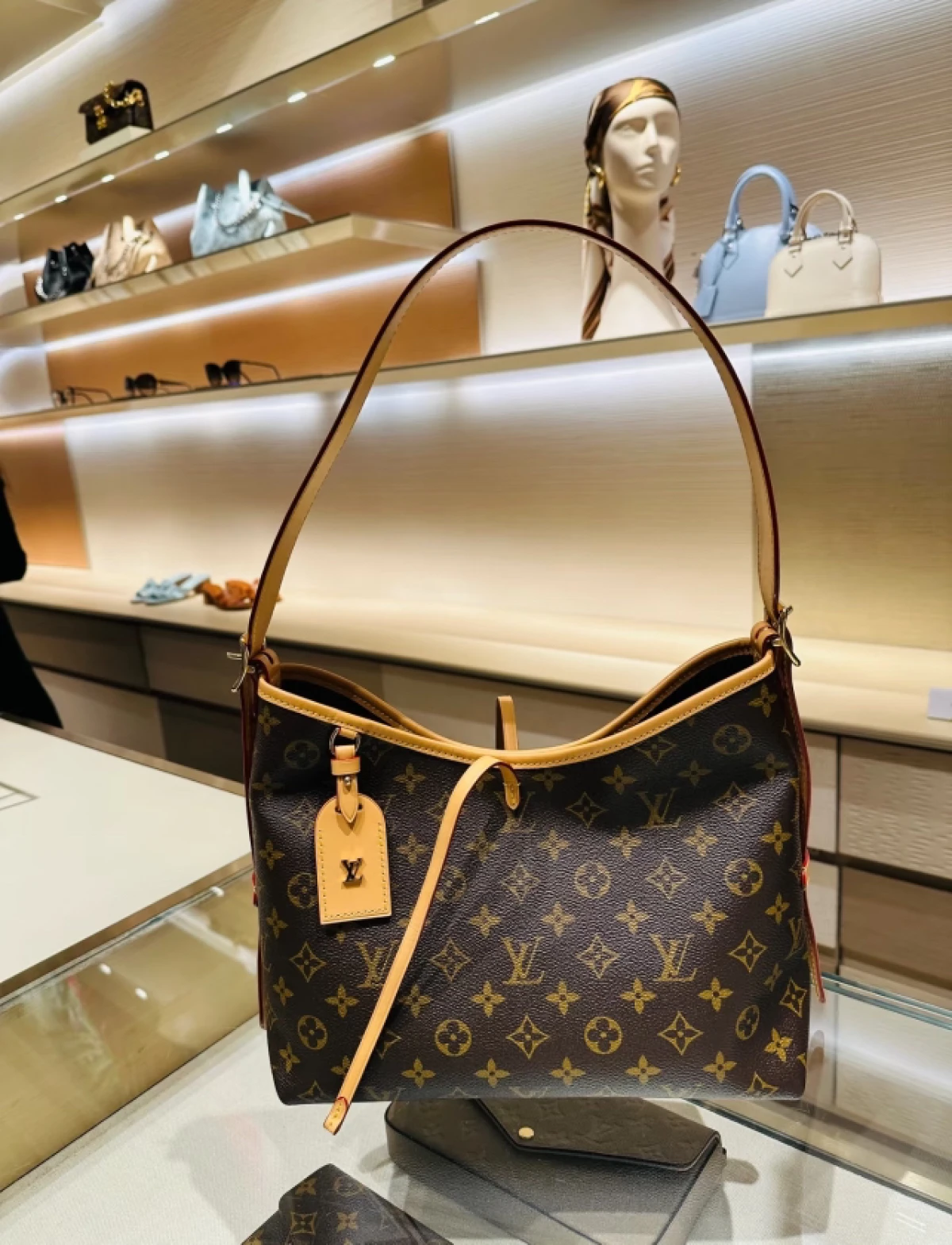 图片[12]-路易威登新款LV carryall小号中号老花单肩腋下托特女包 -穿范儿