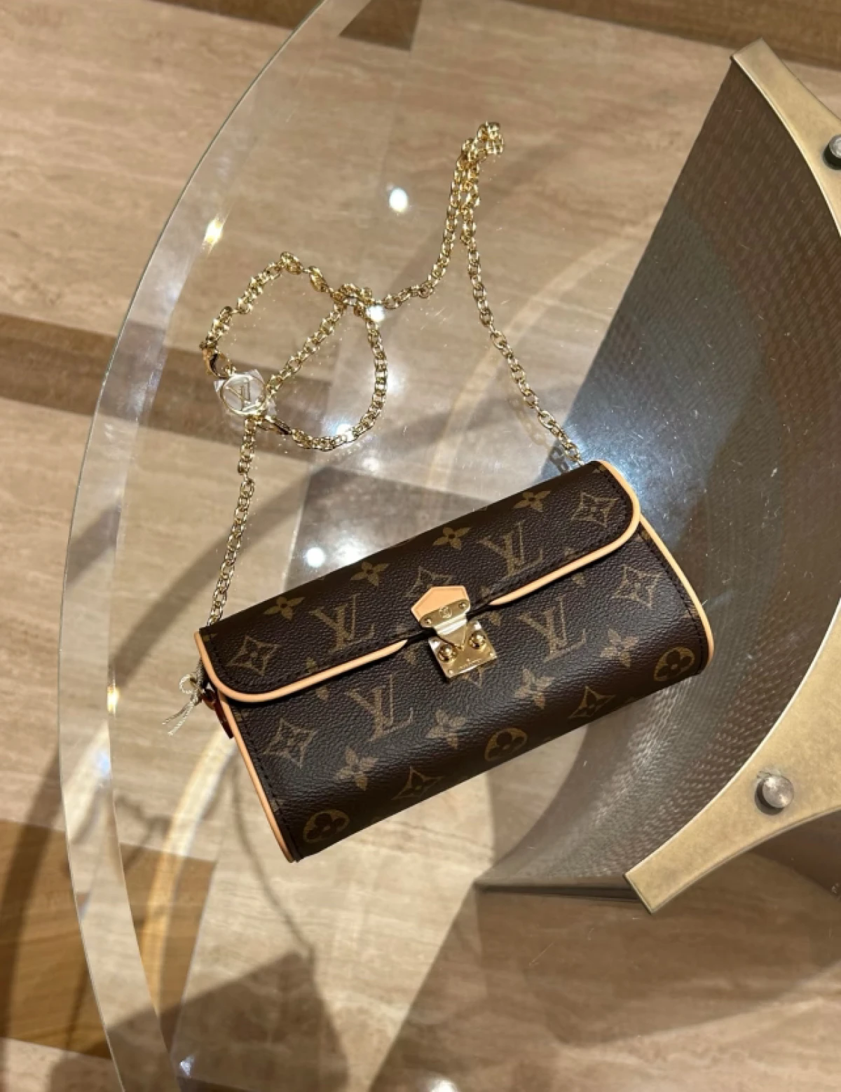 图片[1]-正品韩国采购Lv Camille 链条融入logo元素 M13566 20.5*6*11-穿范儿
